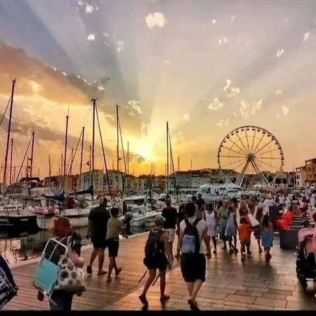 Emplacement Ideal ! Vue Port Plages A Pied ! Agde